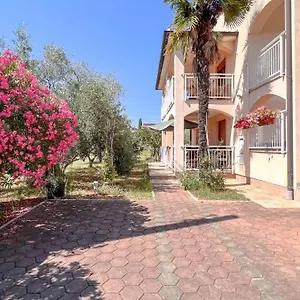 Viola Three Apartment Novigrad Istria